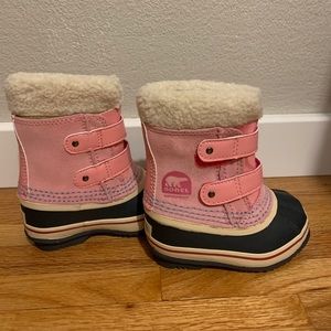 Girls Sorel Winter Boots Size 6 Toddler
